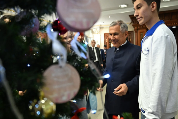 Рустам Минниханов исполнит детские мечты в акции «Ёлка желаний»