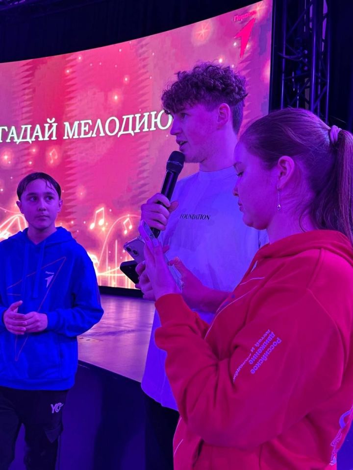 Первые Менделеевска провели шоу «Угадай мелодию» в новом формате