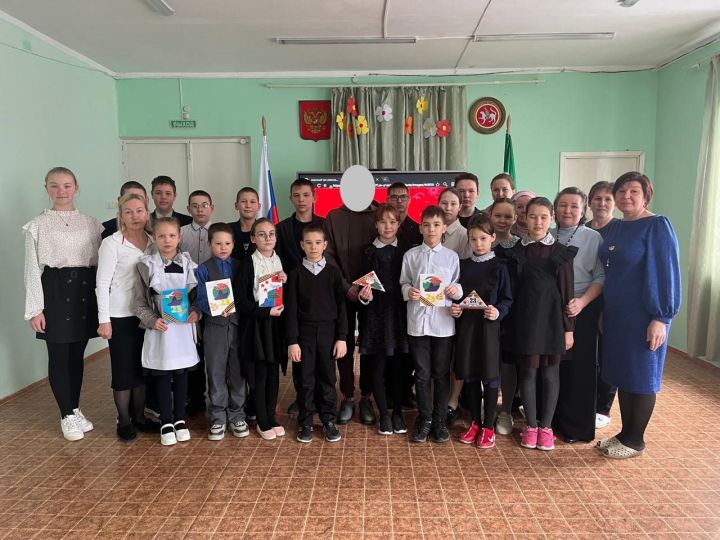 В Ильнетской средней школе прошла встреча с участником СВО