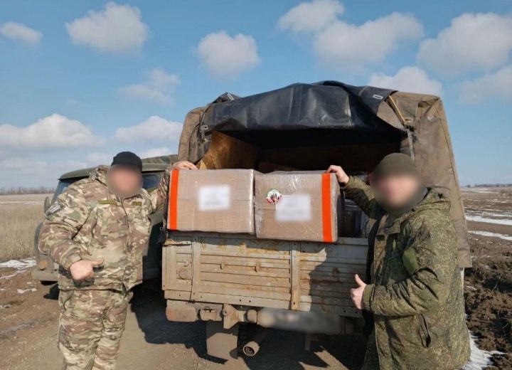 Бойцы СВО из Менделеевска получили гуманитарную помощь и районную газету к Дню защитника Отечества