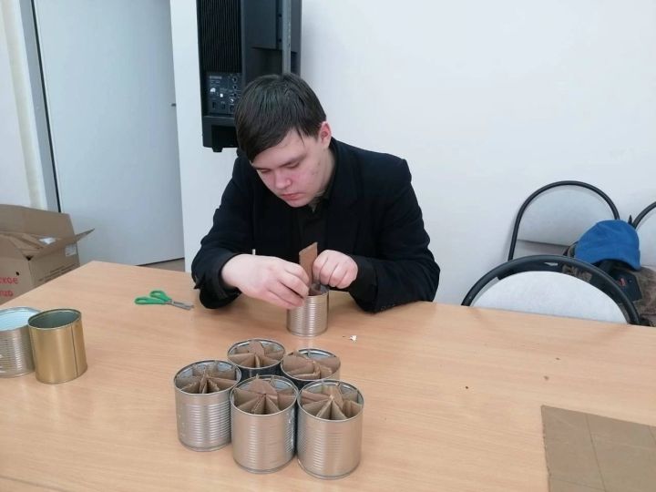 Первые Брюшлинской школы оказывают гуманитарную помощь бойцам СВО