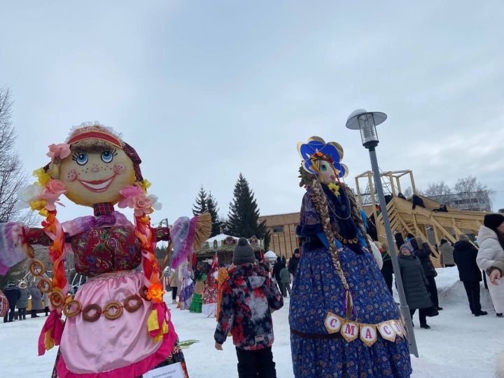 В Менделеевске отметили Масленицу