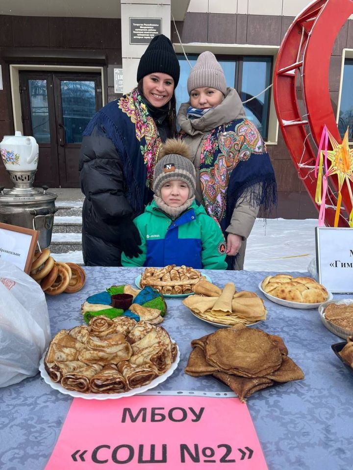 В Менделеевске отметили Масленицу