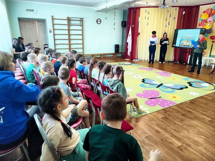 «Поделись своей мечтой»: участники «Движения Первых» Менделеевска провели акцию в детском саду