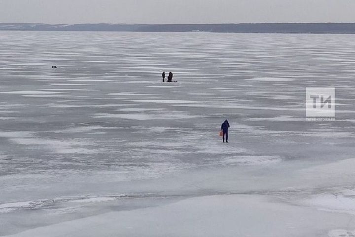 Весна наступает: лед на водоемах Татарстана становится опасным