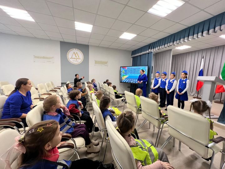 Госавтоинспекция Казани призывает родителей напомнить детям о ПДД перед каникулами