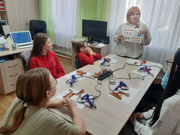 В социальном приюте «Камские зори» прошел патриотический мастер-класс