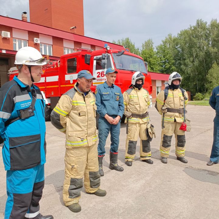 Медиа-лаборатория «PROЭфир» из Менделеевска побывала в Пожарной части №26