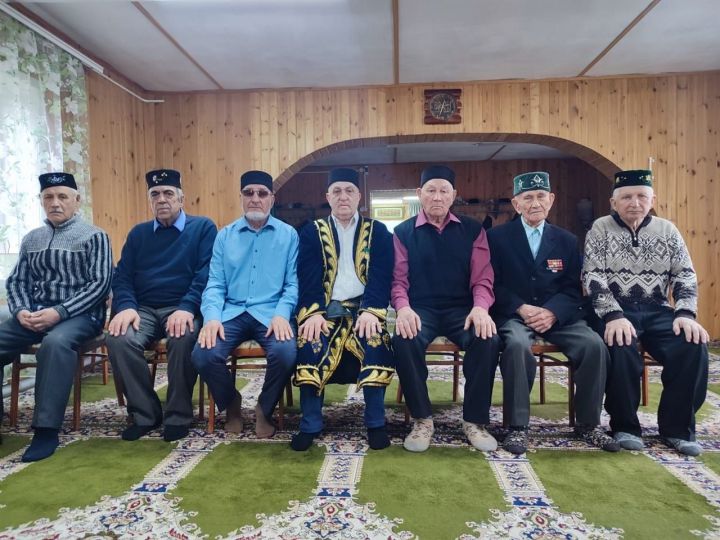 Аксакалы Бизякинской мечети завершили чтение молитв в память о ветеранах войны