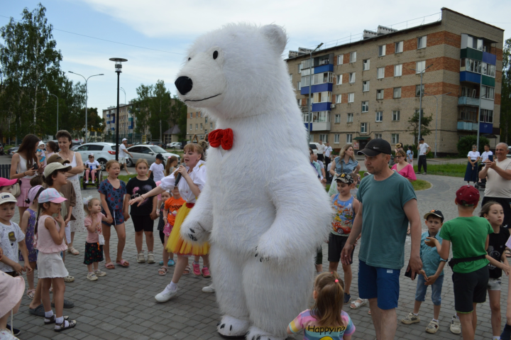В куполе «Атмосфера» юные менделеевцы стали участниками яркого праздника в честь Дня защиты детей