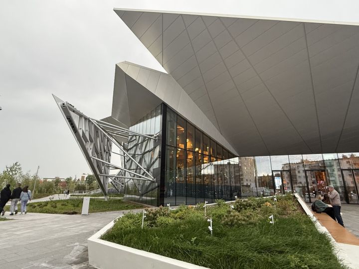 Минниханов пригласил татарстанцев провести лето в парках республики