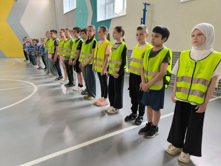 В Менделеевске стартовал профильный лагерь «Юные инспектора движения»