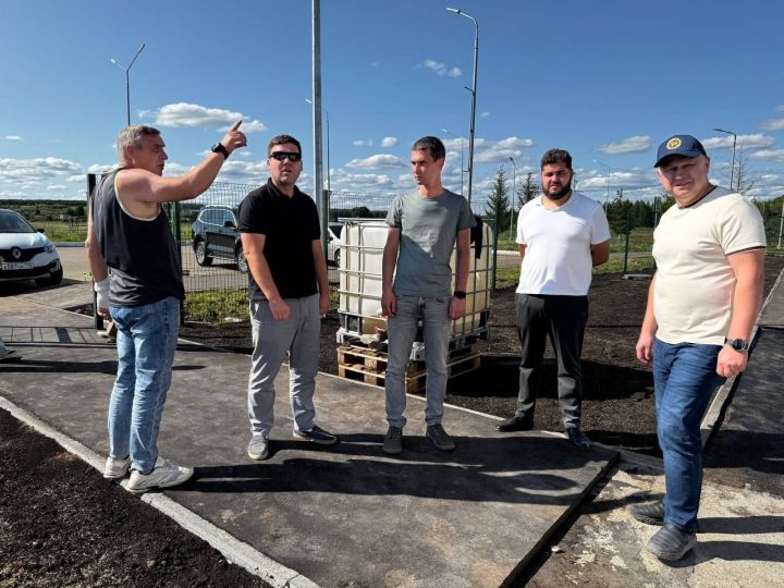 В Менделеевске готовятся к открытию современного футбольного манежа «Химик»