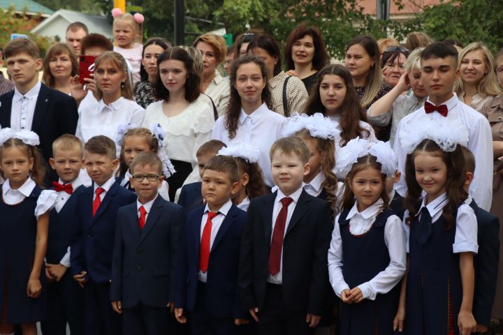 Госдума предложила ежегодные выплаты родителям школьников перед 1 сентября