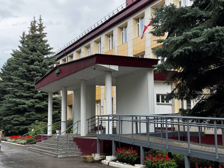 В этом году в Менделеевске впервые за парты сядут 305 первоклашек
