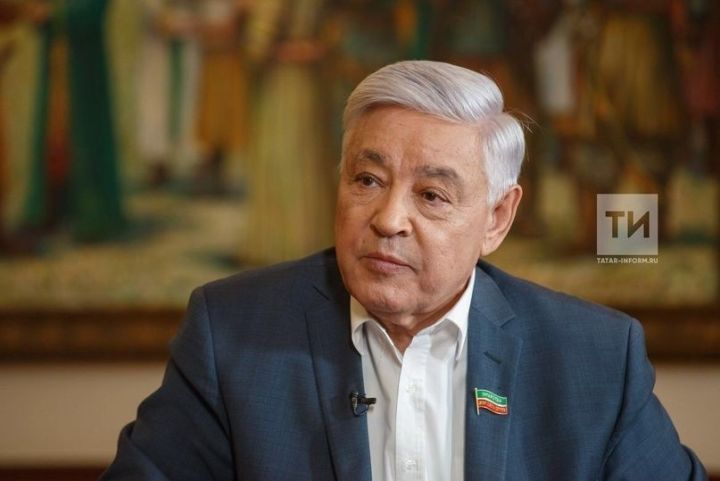 Татарстан Республикасы Дәүләт Советы Рәисе Ф.Х. Мөхәммәтшинның  Россия Федерациясе Дәүләт флагы көне уңаеннан котлавы