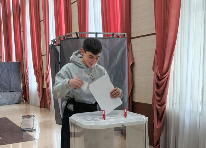 18-летний Айдар Салаватуллин из Менделеевска: «Выборы стали для меня первыми»