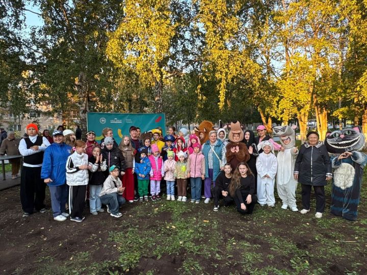 «Юбилей на юбилейной»: жители Менделеевска отметили праздник ДОМА