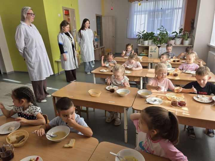В детском саду №7 «Сказка» прошёл родительский контроль питания