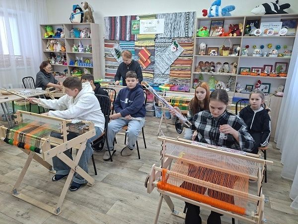Турнир юных ткачей прошёл в социальном приюте «Камские зори» в Менделеевске