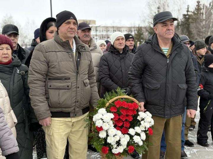 В Менделеевске состоялось памятное мероприятие, посвященное воинам-интернационалистам.