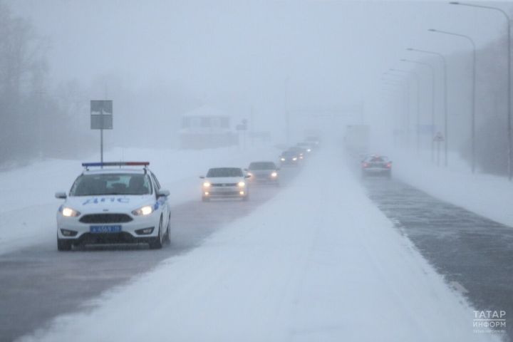 На федеральных трассах Татарстана вводят ограничения для автобусов и грузовиков из-за непогоды