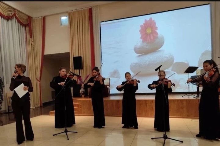 В Менделеевске прошла музыкально-поэтическая гостиная «В ожидании весны»