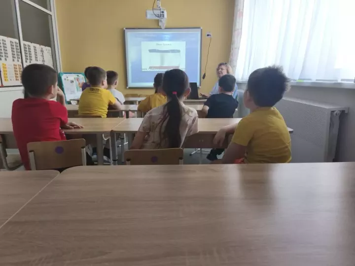 В Менделеевске дошколята отметили 12-ю годовщину воссоединения Крыма с Россией