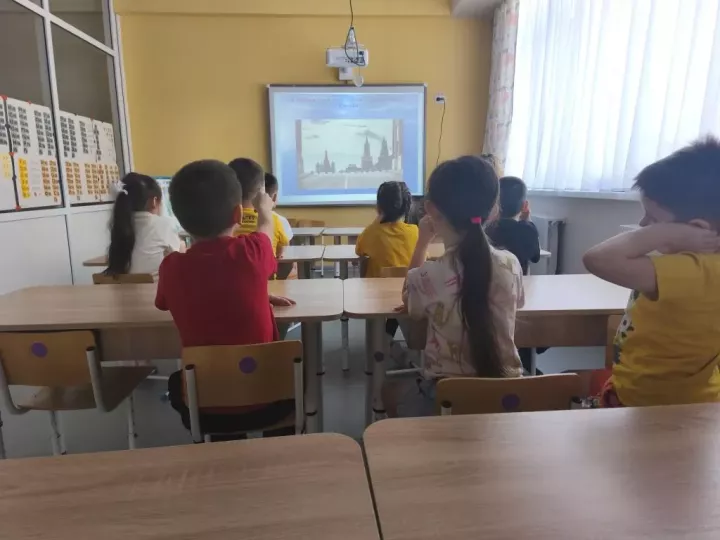 В Менделеевске дошколята отметили 12-ю годовщину воссоединения Крыма с Россией