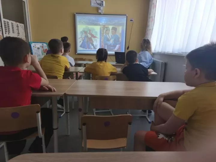 В Менделеевске дошколята отметили 12-ю годовщину воссоединения Крыма с Россией