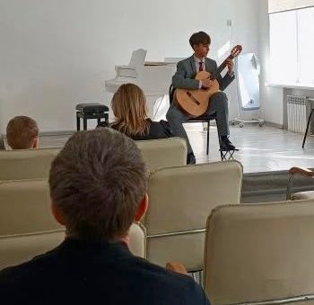 Две гитары, две победы: как музыканты из Менделеевска покорили жюри в Нижнекамске