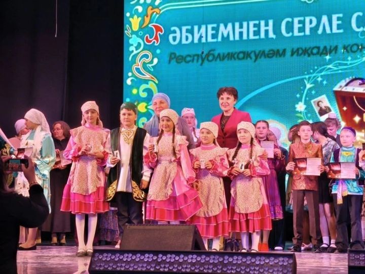Менделеевскида «Әбиемнең серле сандыгы» II республикакулэм иҗат конкурсы узды