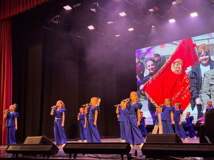 В Менделеевске прошёл отчётный концерт вокальной группы «Аккорд»