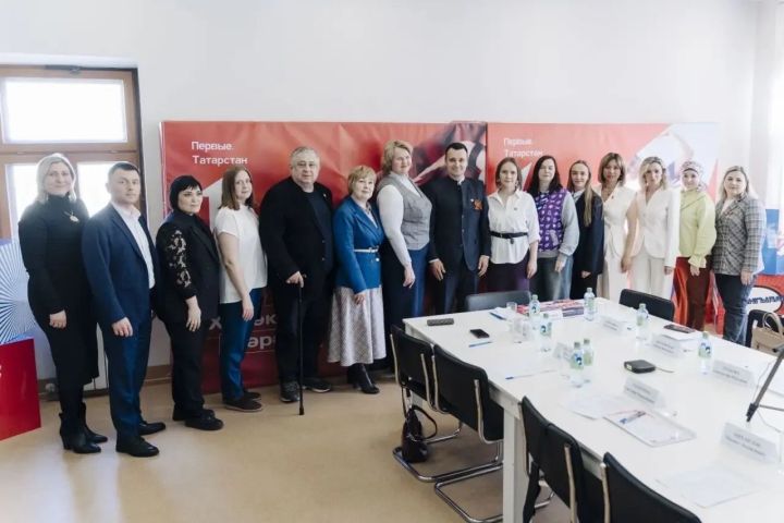 Педагоги из Менделеевска представили проект «НАХИМИЧИМ» на совещании победителей грантового конкурса в Казани