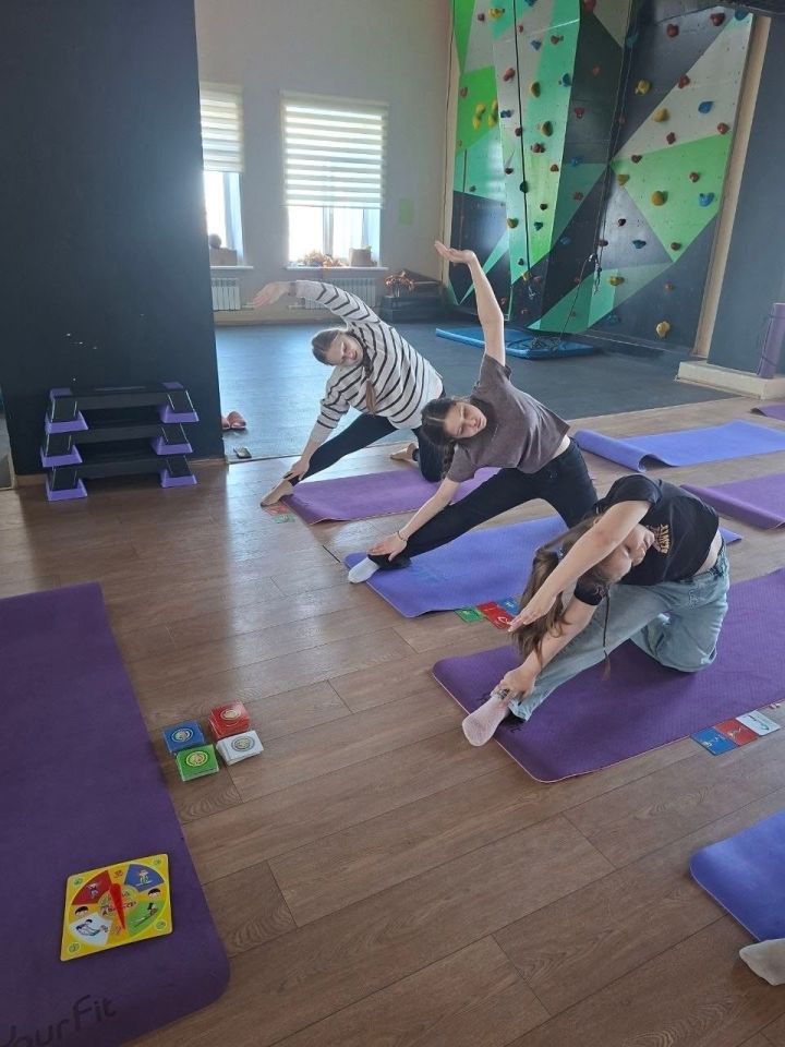 В Менделеевске прошёл необычный йога-квест для школьников