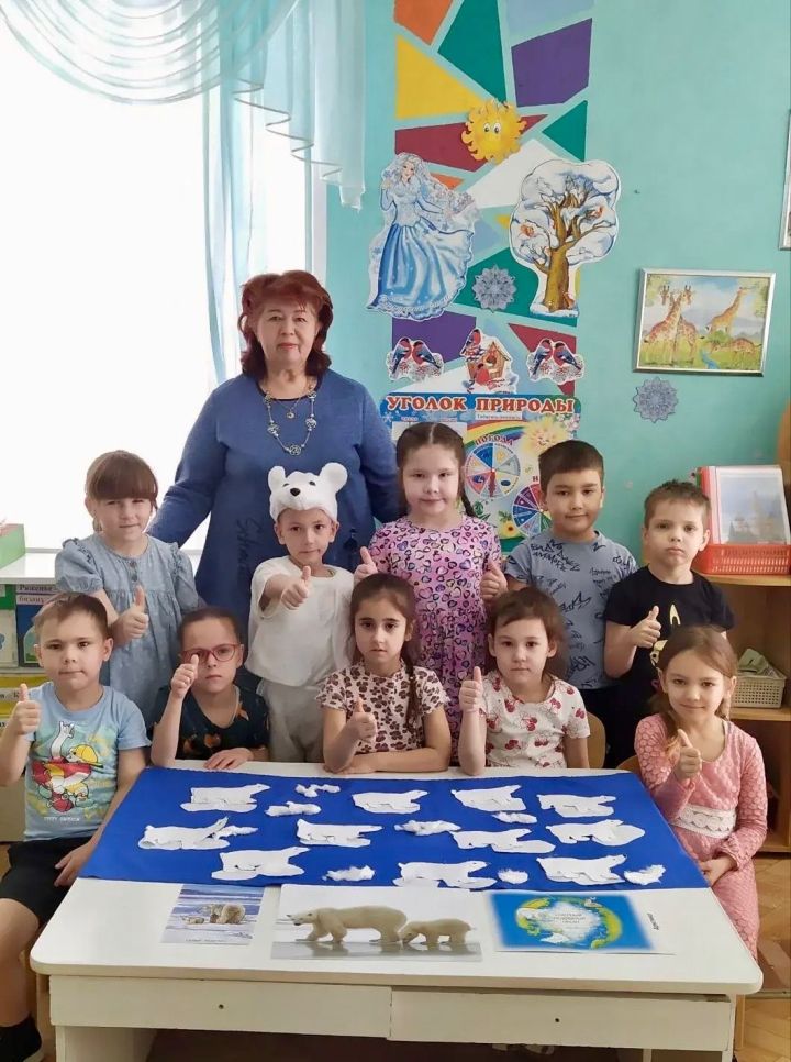 Миссия — быть воспитателем: Лилия Бадыкова из Менделеевска посвятила детям более 40 лет