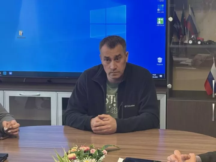 На приёме граждан в Менделеевском районе обсудили освещение, водоснабжение и оформление пристроя