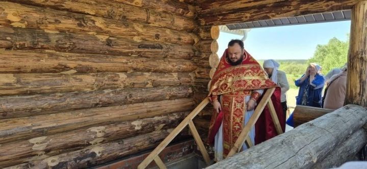 В селе Тихоново Менделеевского района освятили благоустроенный родник «Неупиваемая чаша»