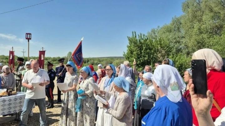 В селе Тихоново Менделеевского района освятили благоустроенный родник «Неупиваемая чаша»