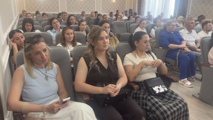 В Менделеевске организовали интенсив-практикум «Методические мастерские педагога»