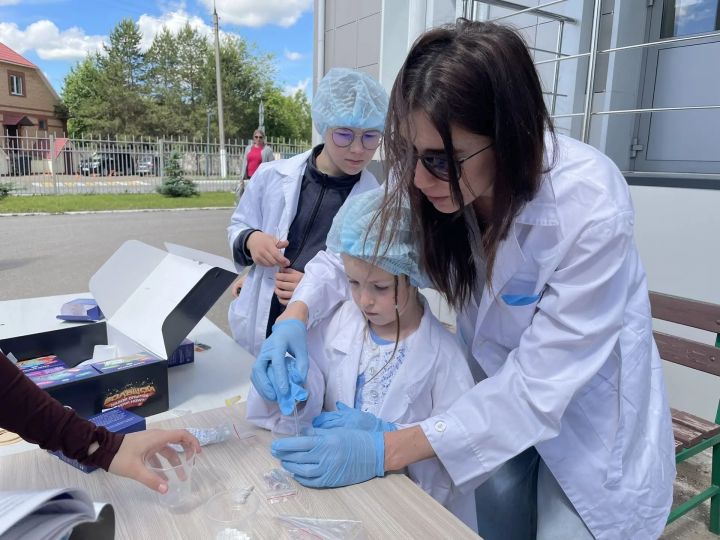 В детской поликлинике Менделеевска устроили праздник к Дню защиты детей