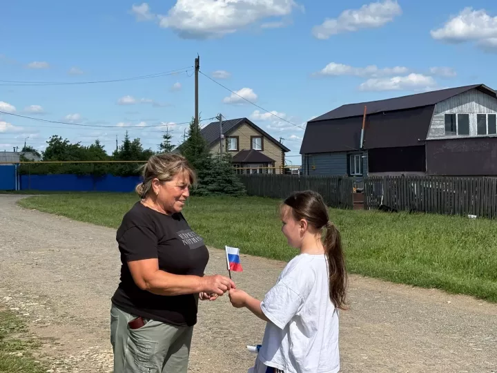 Одна страна, одно сердце: как Сетяковское поселение встретило День России