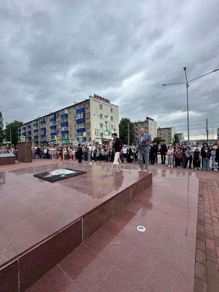 В Менделеевске прошёл митинг к Дню памяти и скорби у Вечного огня
