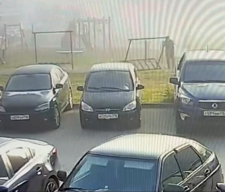 На улице Химиков в Менделеевске повреждена ковровыбивалка