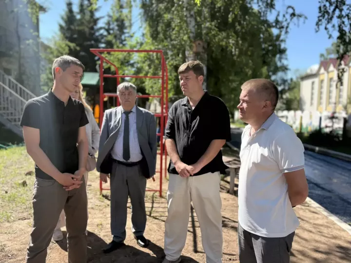 В приюте «Камские зори» в Менделеевске идёт ремонт дороги