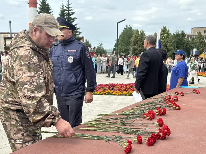 В Менделеевске прошёл митинг в День ветерана боевых действий