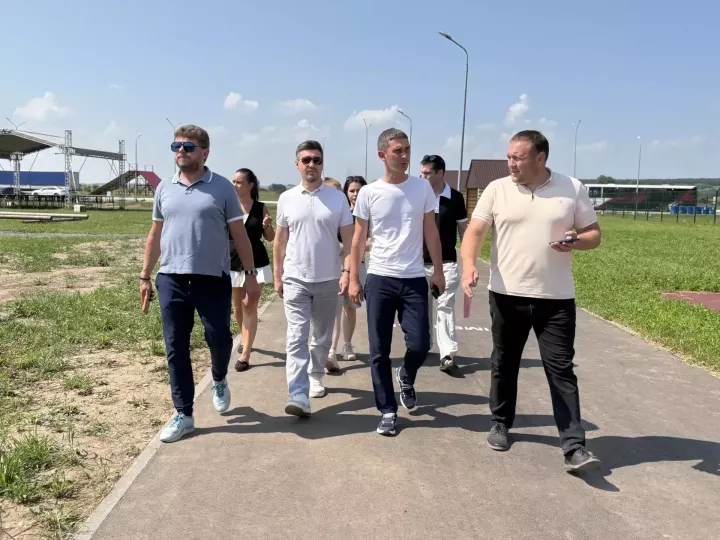 Менделеевскида «Геройлар узышында» профессиональ инструкторлар белән бадминтон уйнарга була