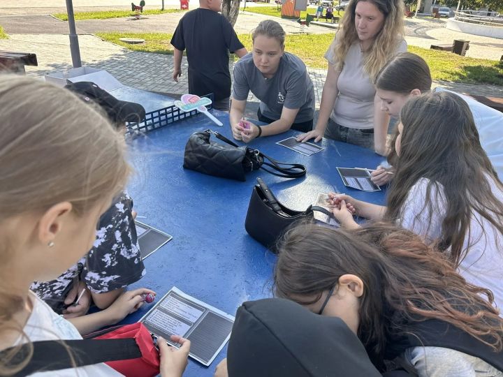 В парке «Дружба» Менделеевска прошла интерактивная игра по медиабезопасности