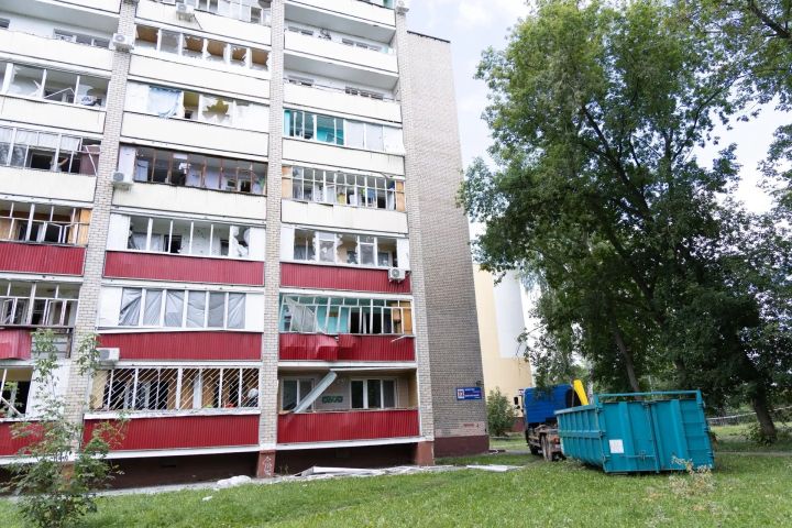 В Нижнекамске начали восстанавливать дом, пострадавший при атаке БПЛА