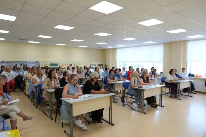 Педагоги школы №1 Менделеевска представили район на Всероссийском форуме в Богатых Сабах